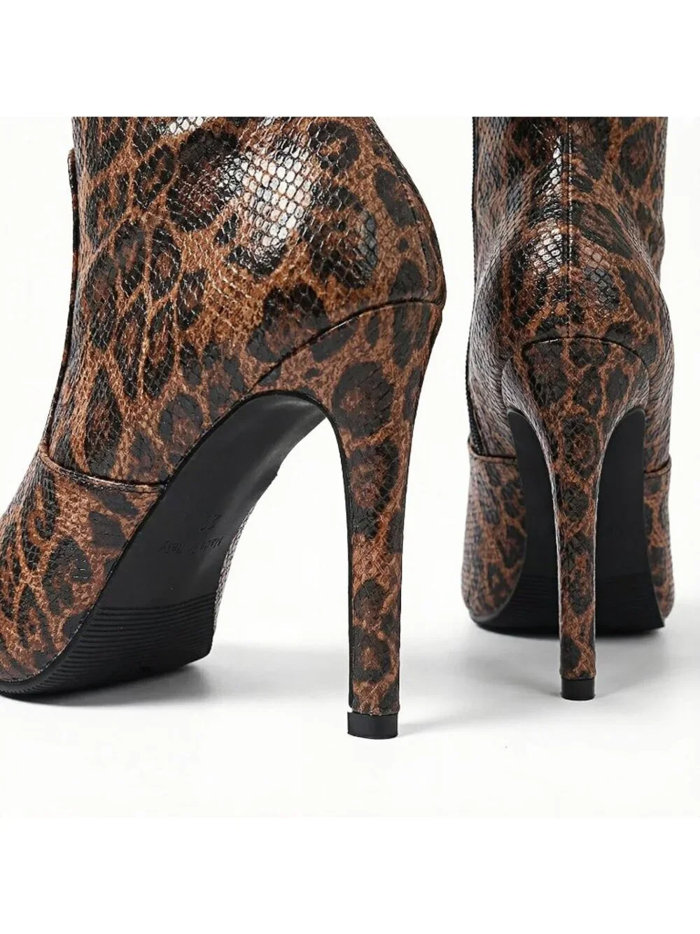 Women's Brown Pointed Toe Chunky Heel Side Zipper Over The Knee High Boots